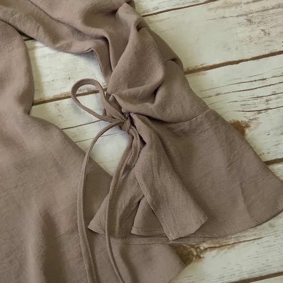 UMGEE USA Gray Oat Drawstring Bell Sleeve Boho Top - Picture 6 of 8